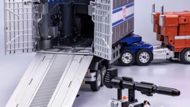 The $750 self-transforming Optimus Prime just got a $750 transforming trailer too